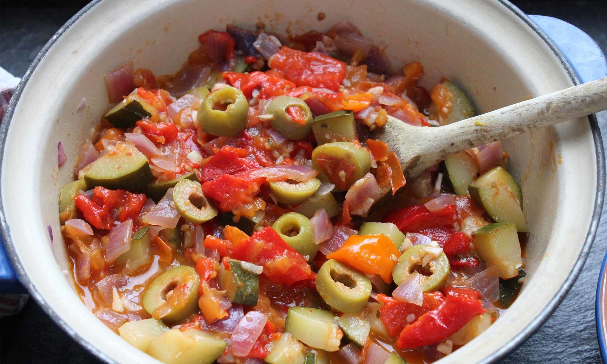 Roasted red pepper sauce with olives