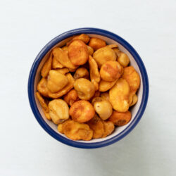 Habas Fritas & Giant corn mix in a bowl